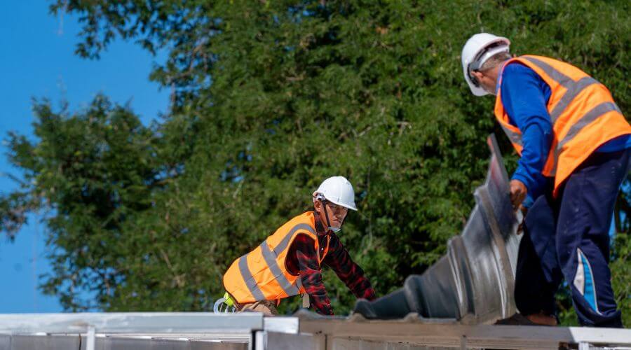 Professional residential roofers in Chenoa, IL